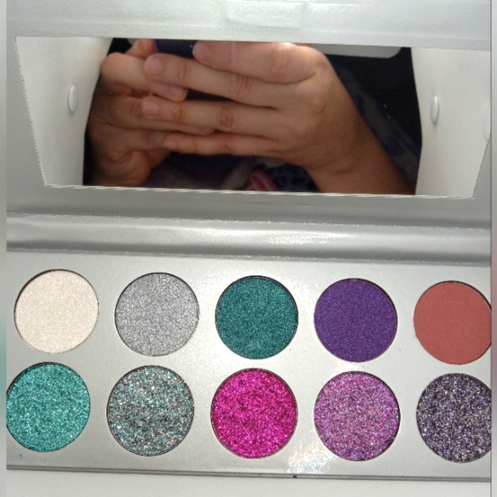 Trend beauty  glitter palette